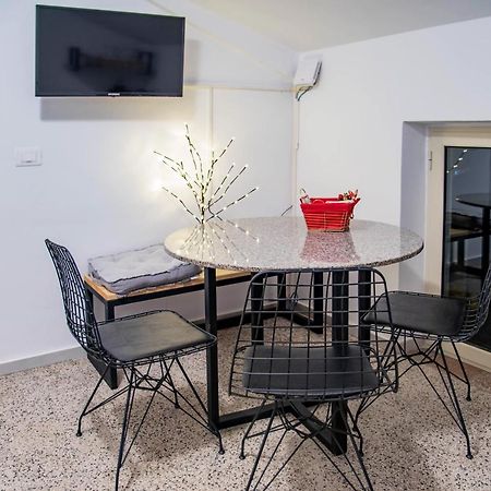 Jonexh Apartments Тирана Екстер'єр фото