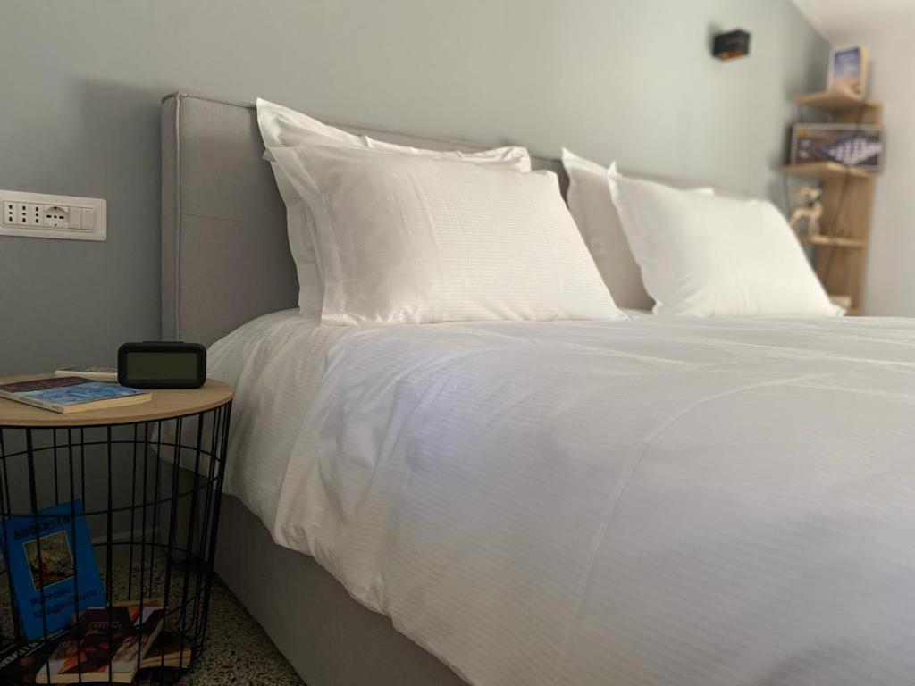 Jonexh Apartments Тирана Екстер'єр фото