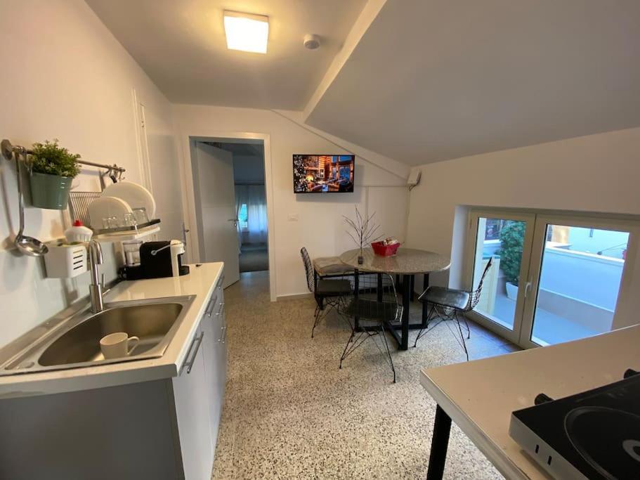 Jonexh Apartments Тирана Екстер'єр фото