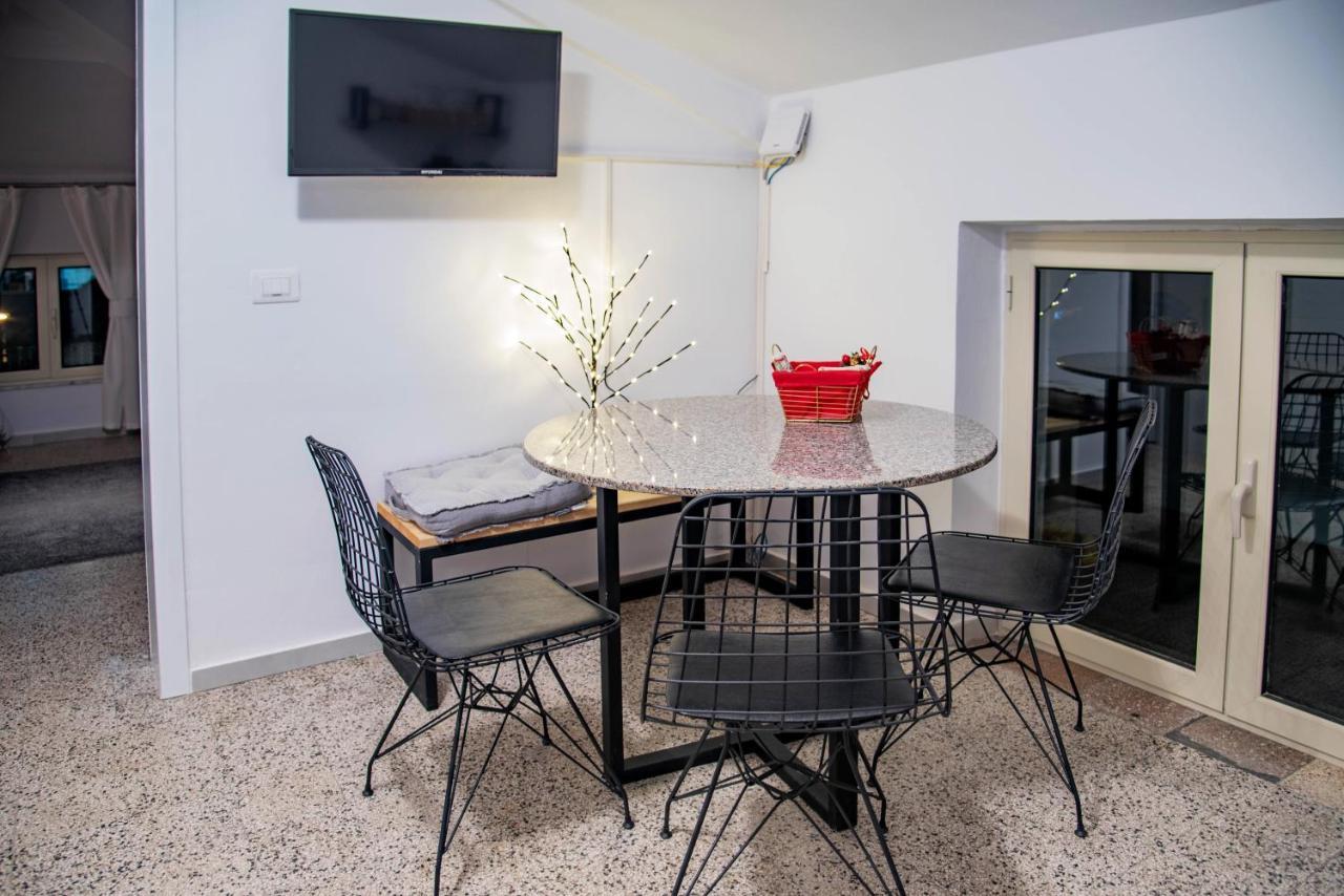 Jonexh Apartments Тирана Екстер'єр фото